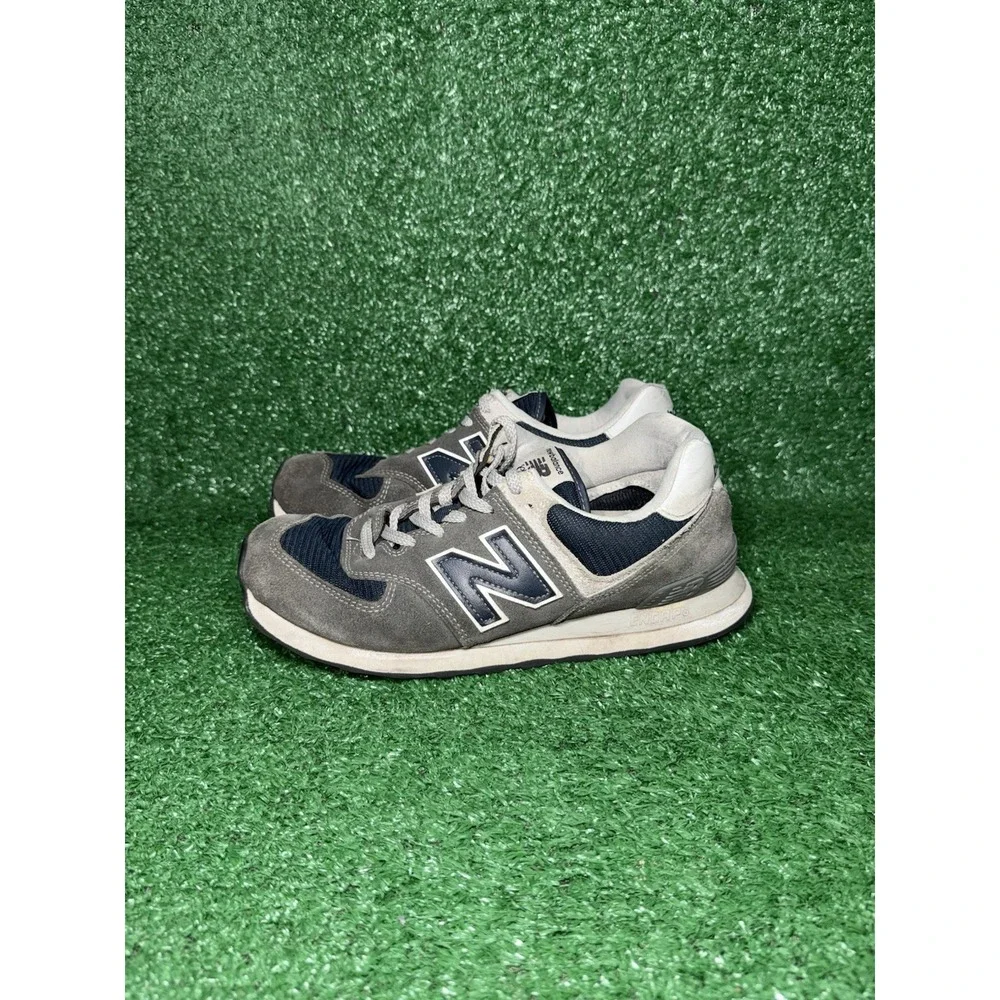 New Balance 574 Mens Size 7.5 2E Wide Blue Running Shoes Athletic Sneakers
